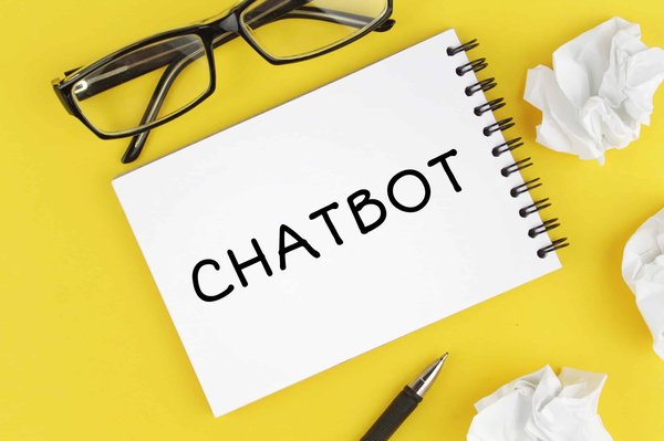 Comment intégrer un chatbot IA pour améliorer le service client sur votre site web?